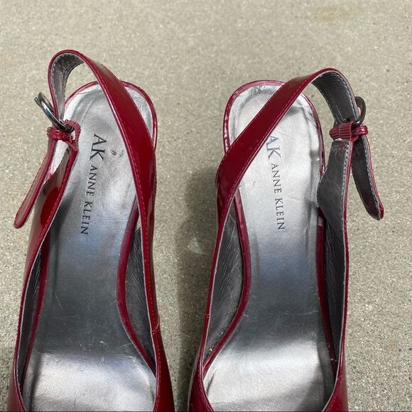 🍄 AK Anne Klein Red Strappy Open Toe Pumps - Picture 3 of 10
